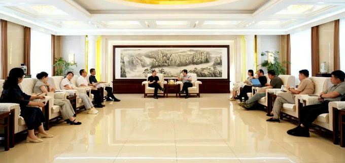 <strong>博鳌儒商论坛理事长黎红雷教授一行到中德集</strong>